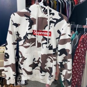 Supreme hoodie